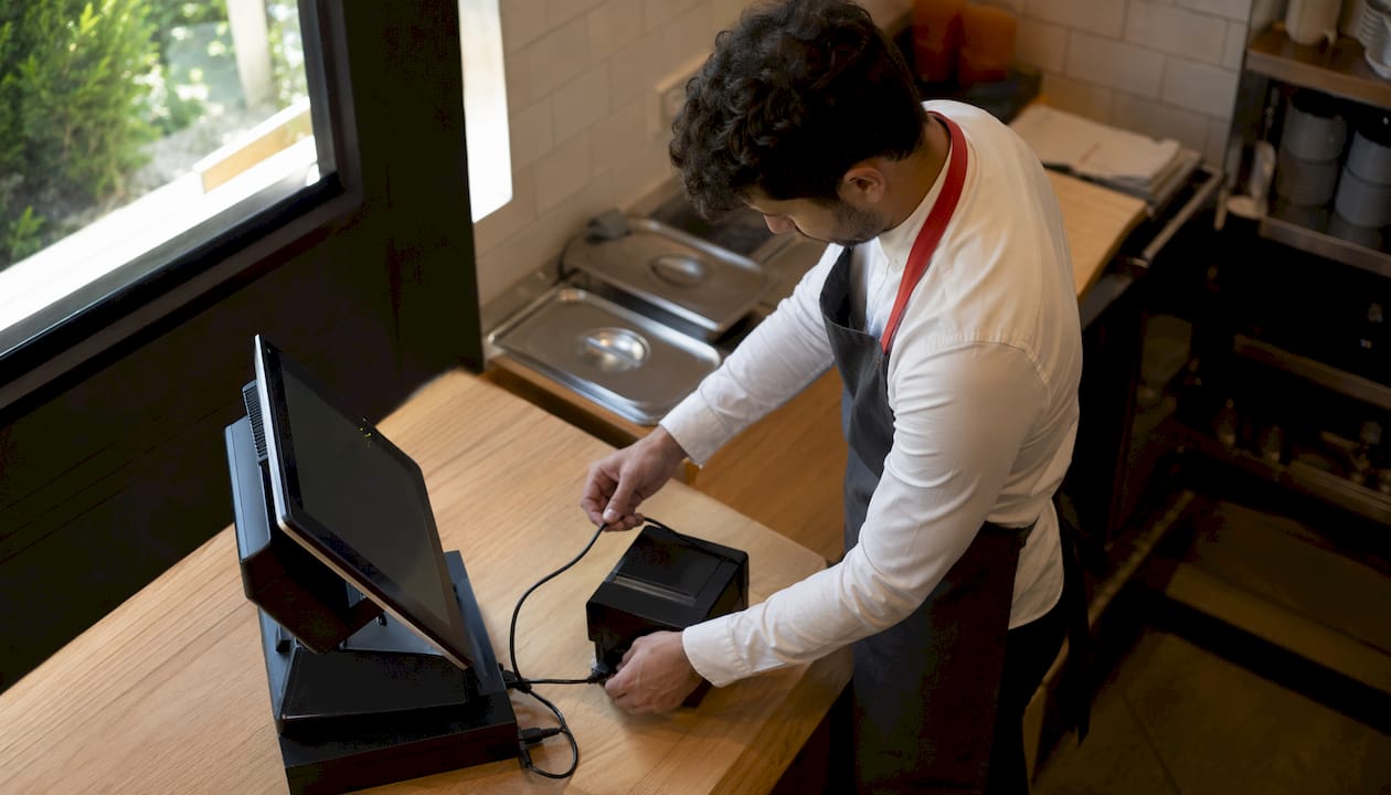 Collegamento tra POS e registratore telematico: le mani all'opera
