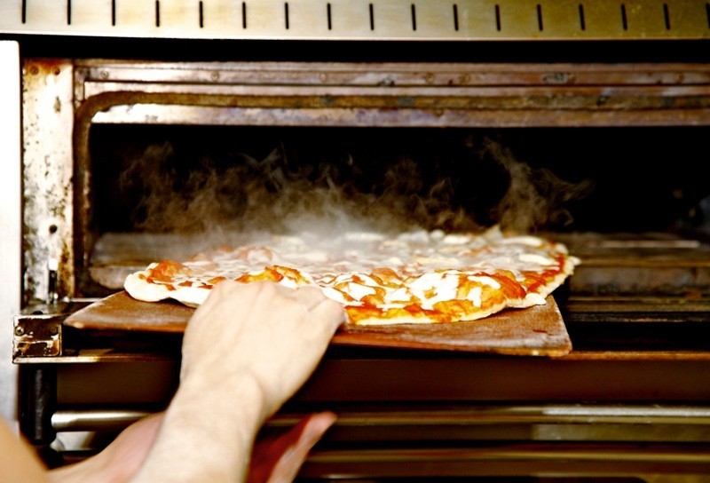 Come pulire il forno della pizza