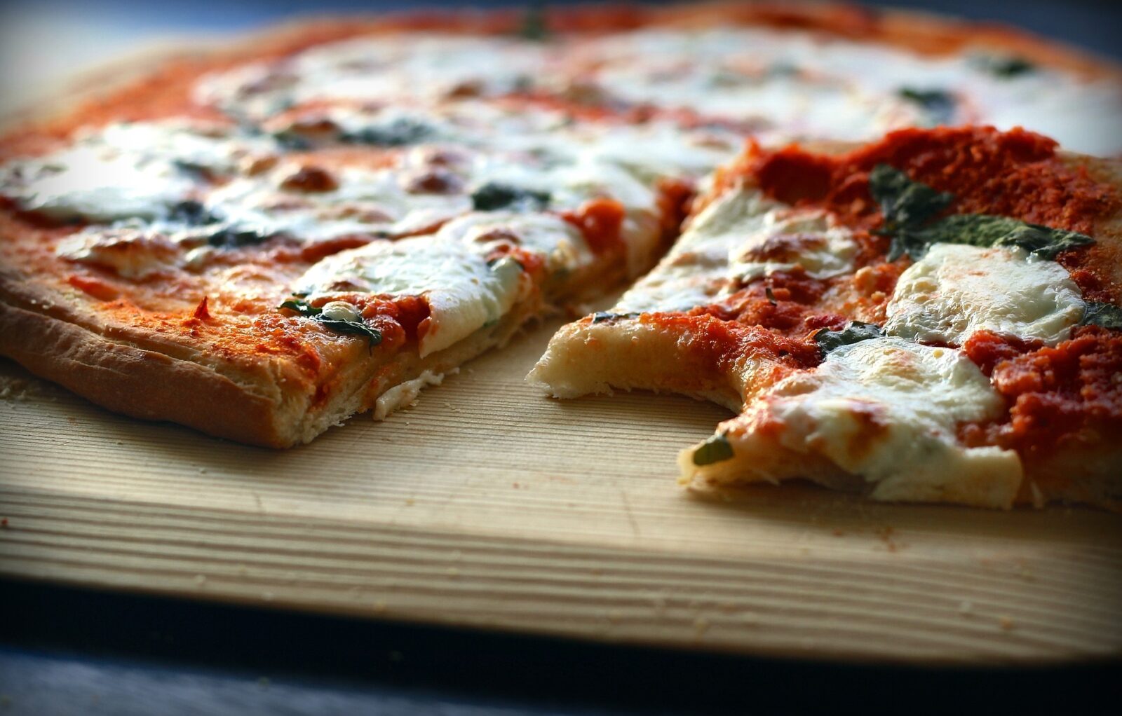 Quanto costa mangiare una pizza al ristorante